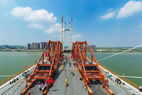 3、紅蓮大橋正式合龍(攝:劉偉 ).jpg