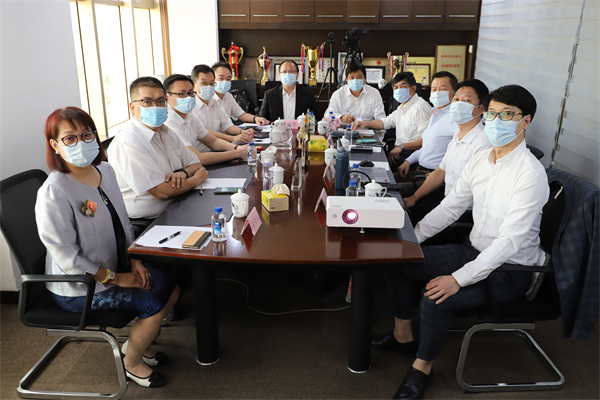 圖2:深圳台商協會主要領導幹部總會集中觀看党的二十大開幕 - 復件(1).jpg