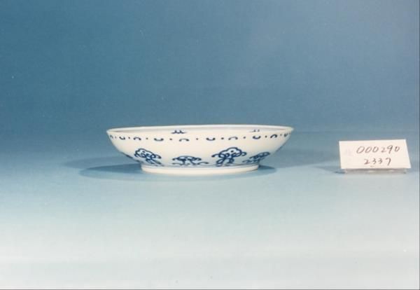 35清 乾隆 青花花卉盤.jpg