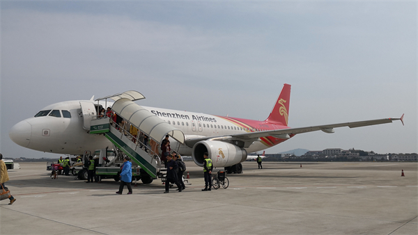 3、深圳航空航班.jpg