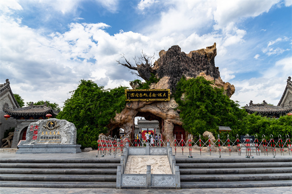 根雕大门 - 复件(1).jpg