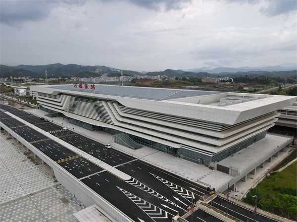 2、港深高鐵河源東站(攝影:由迪、黃偉偉).jpg