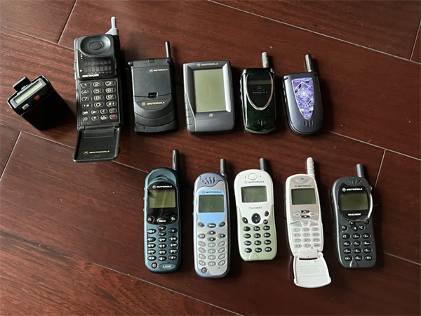 圖3圖說：作者朋友收集的摩托羅拉手機.jpg