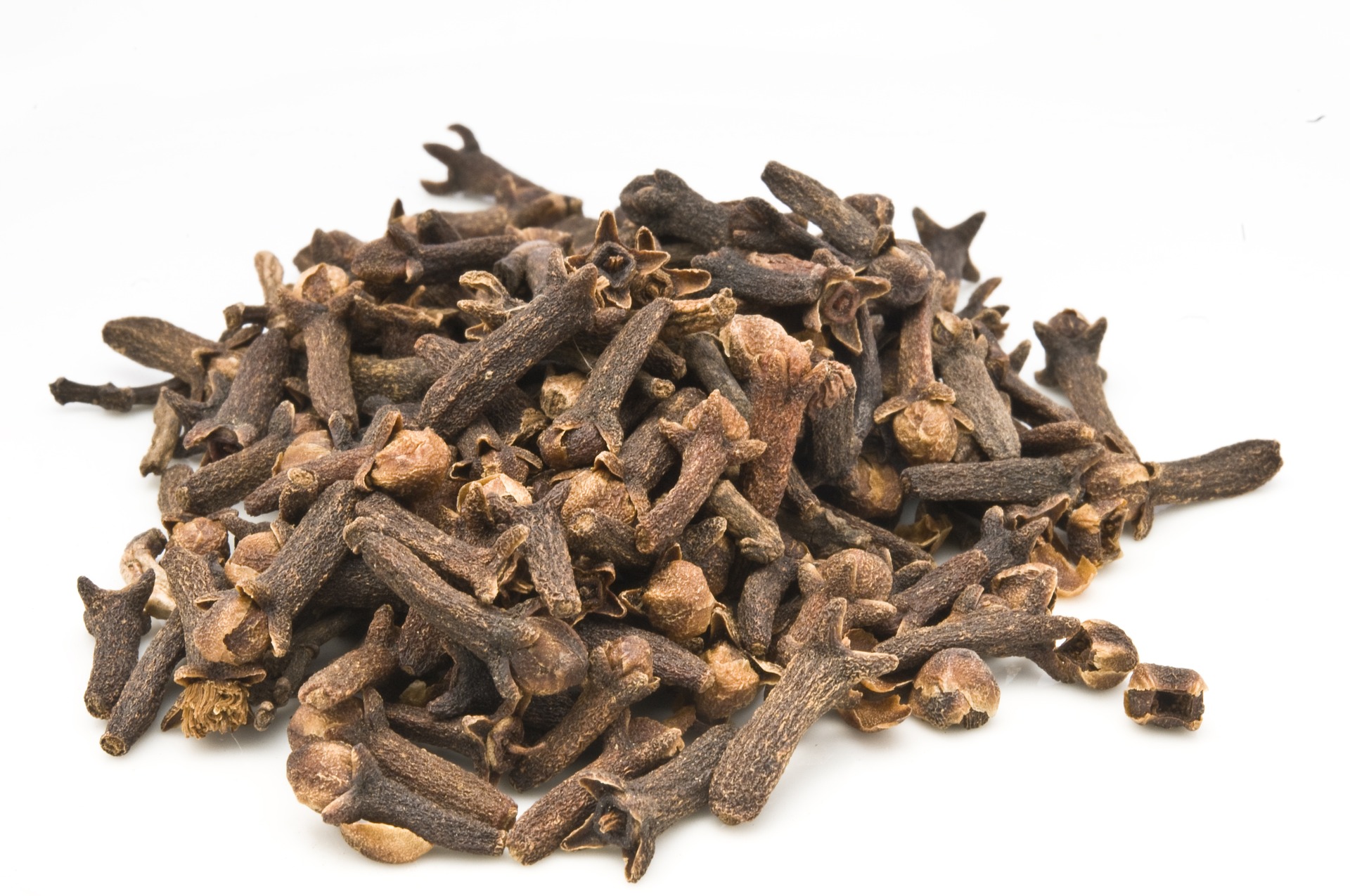 clove-ge7abeff89_1920.jpg