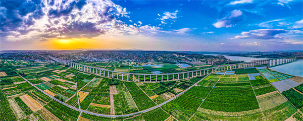 運城至三門峽公鐵黃河大橋。  陳方斌 攝.jpg