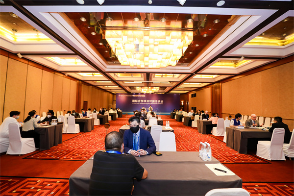 5、2022全球服务贸易大会暨首届国际数字贸易峰会  国际项目洽谈现场 - 复件(1).jpg