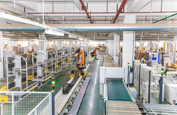 3、歐派家居智能製造車間.jpg
