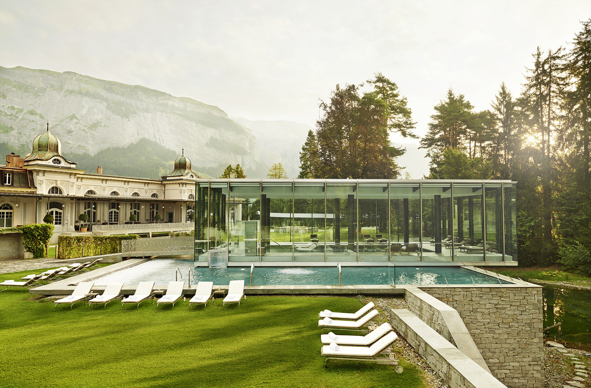 Resort_Waldhaus Spa_Aussenpool ©Waldhaus Flims Wellness.jpg