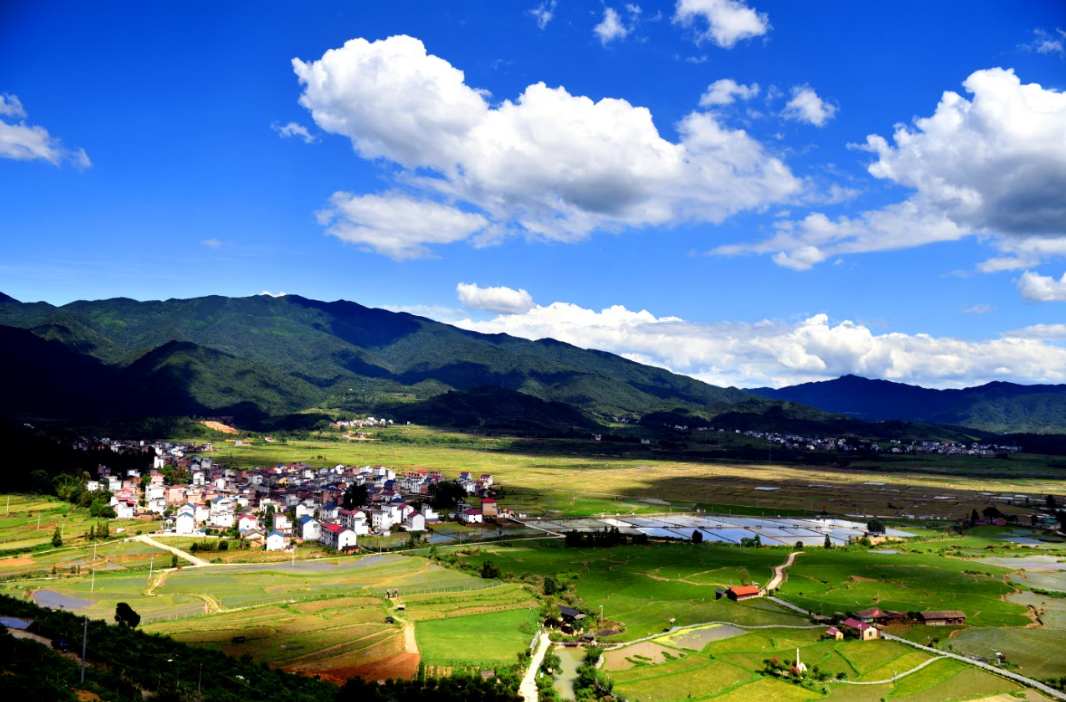 图二 莲花县秀美乡村.png