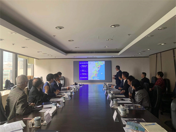 4 -招商工作組向香港珠寶製造業廠商會介紹三亞示範區基本情況.jpg.jpg