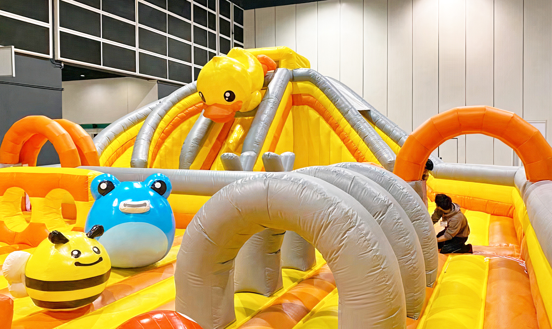 5,000呎遊樂區特設B Duck兒童氣墊遊樂場_2.jpg