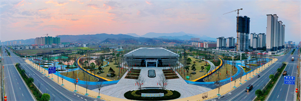 图五 狗牯脑茶香园 上官市摄.jpg