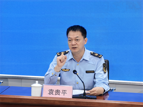 4、惠州市市場監管局局長袁貴平在發布會上介紹情況.jpg