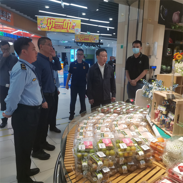 1、大亚湾区领导带队开展节前食品安全检查.jpg