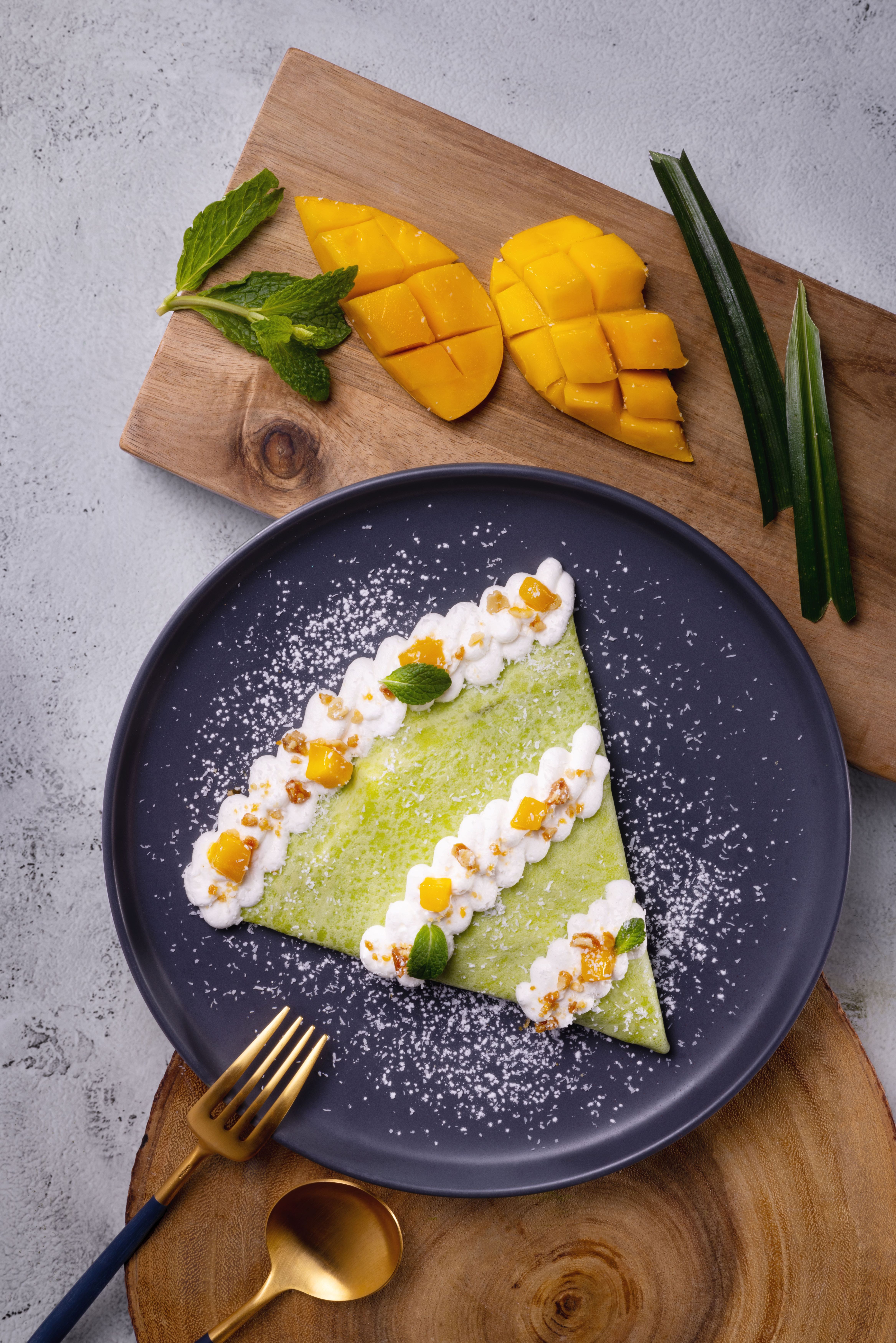 Coconut Mango Filling Pandan Crepe.jpg