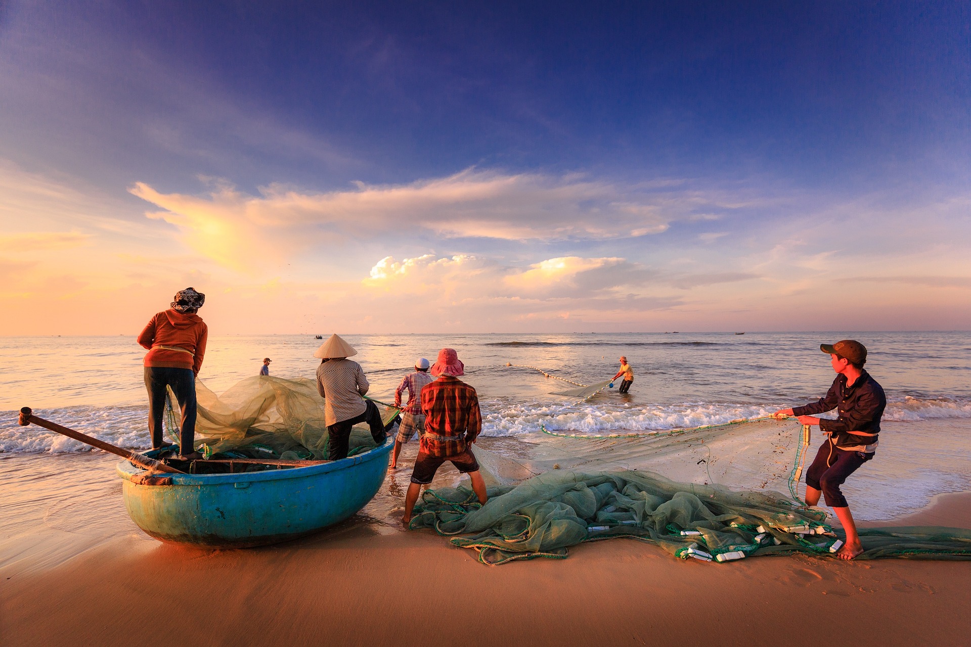 fishermen-g3263c0c14_1920.jpg