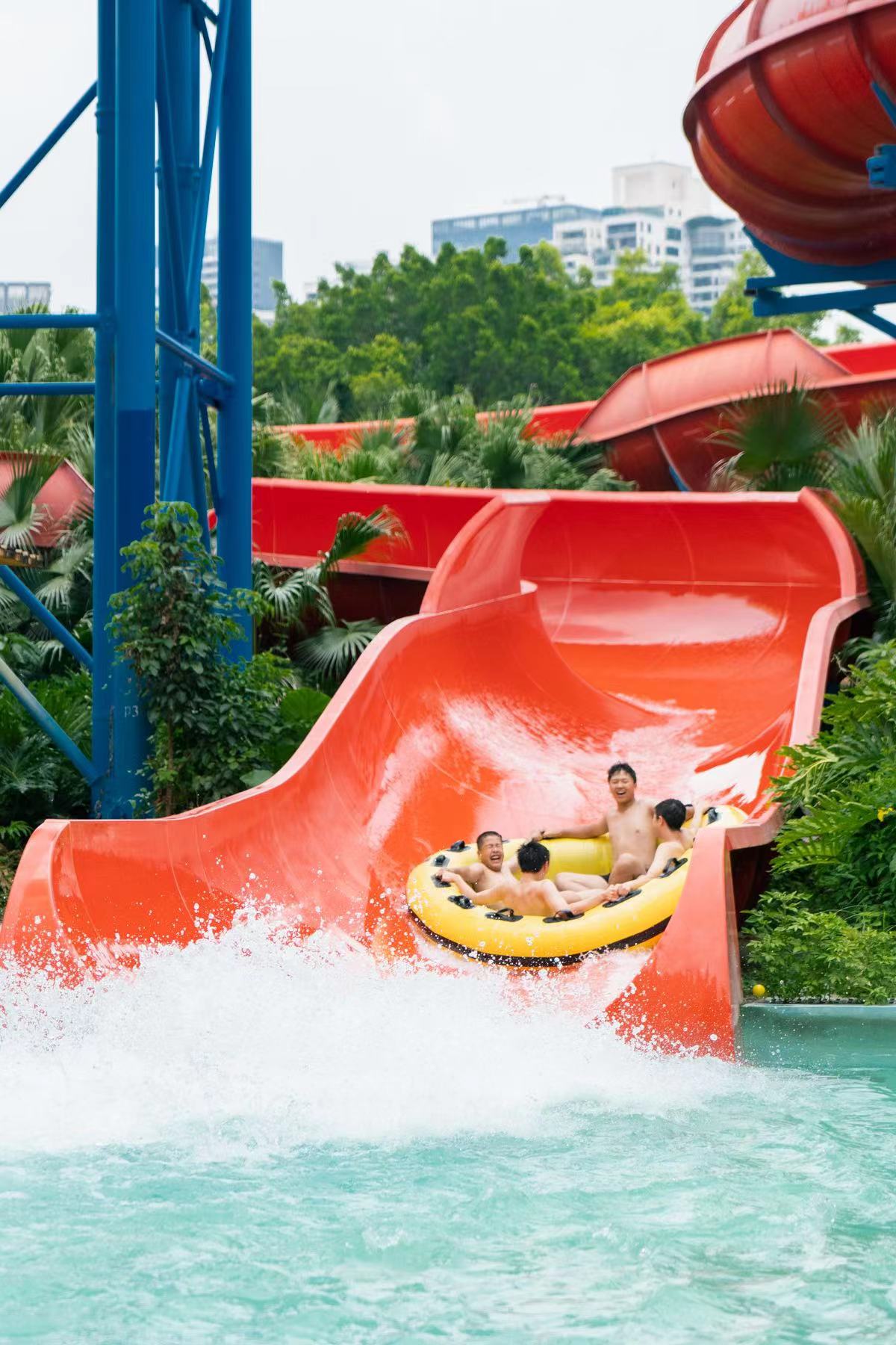 深圳欢乐谷玛雅水公园数十项水上顶级游乐设备日夜嗨玩.jpg