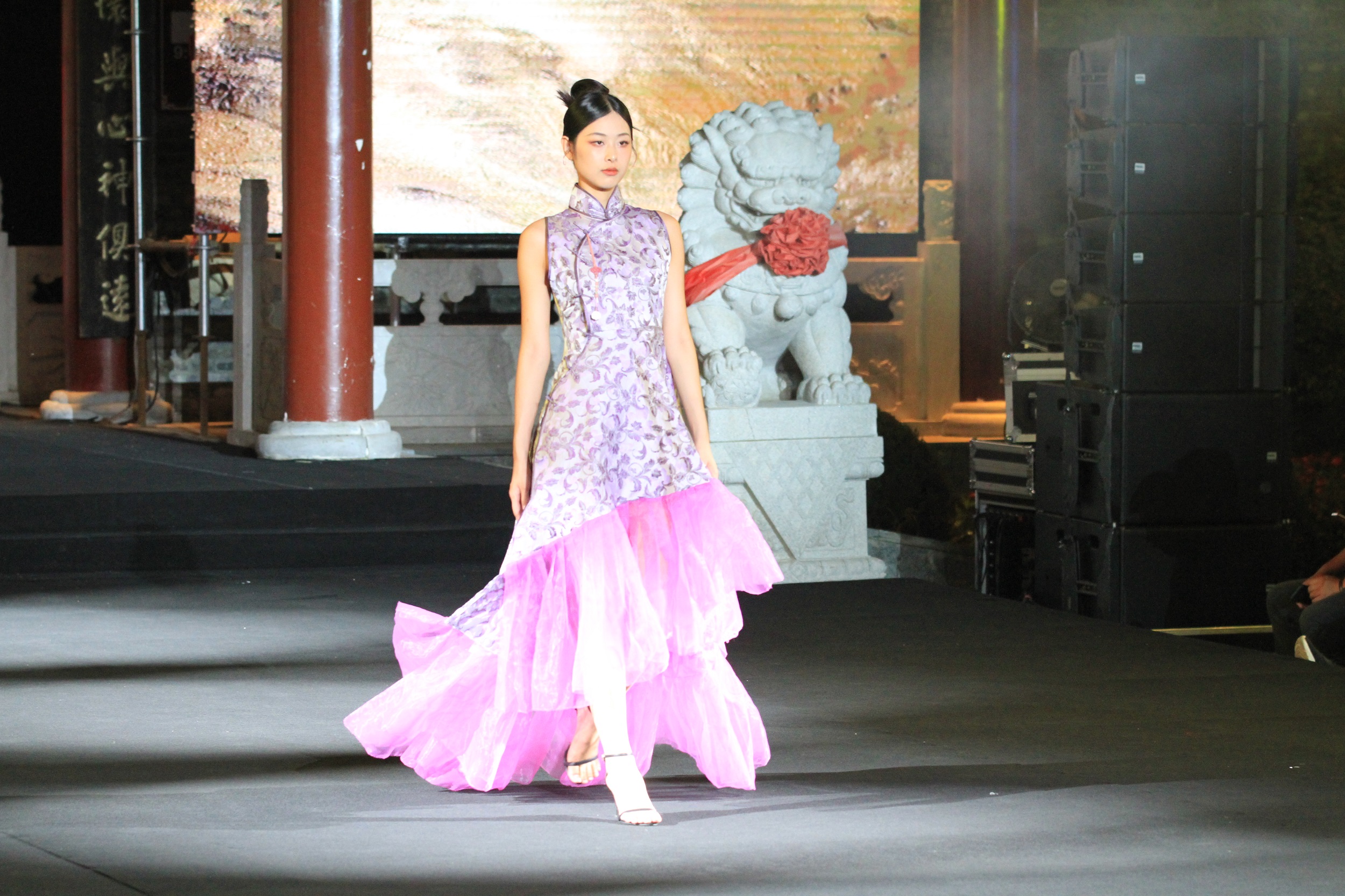 2023 8 23 沈阳旗袍节之皇寺 (27).JPG