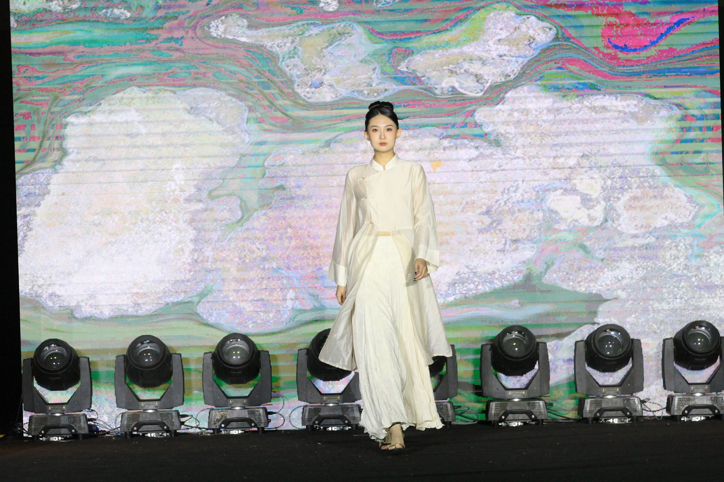 2023 8 23 沈阳旗袍节之皇寺 (12).JPG