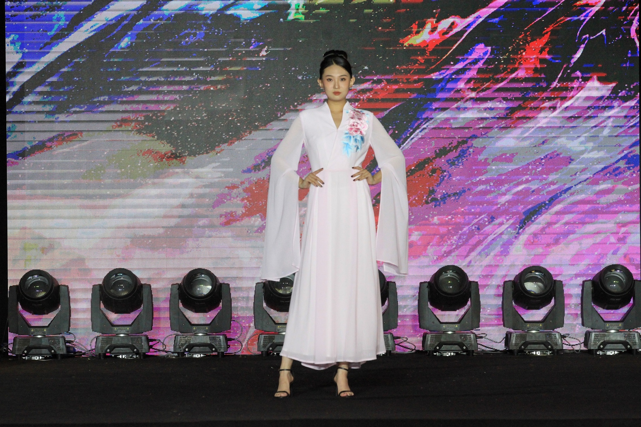 2023 8 23 沈阳旗袍节之皇寺 (23).JPG