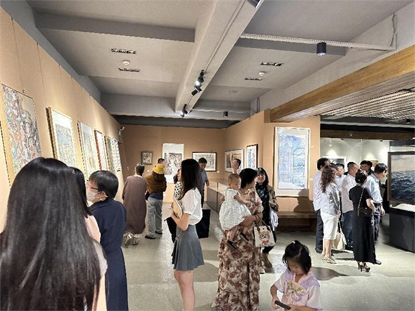 交流展现场.jpg