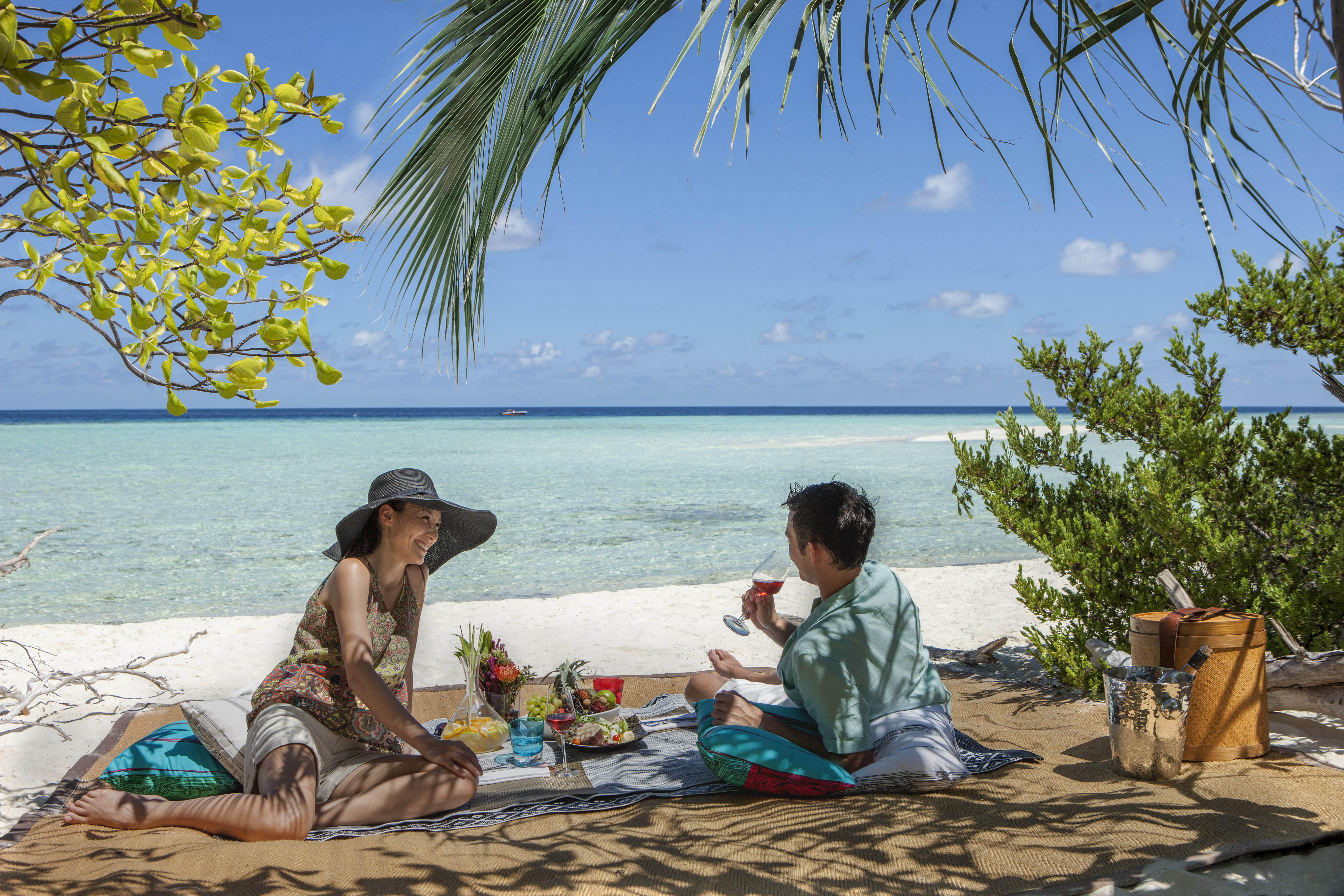 Castaway Island Picnic Lunch (MK1304).jpg
