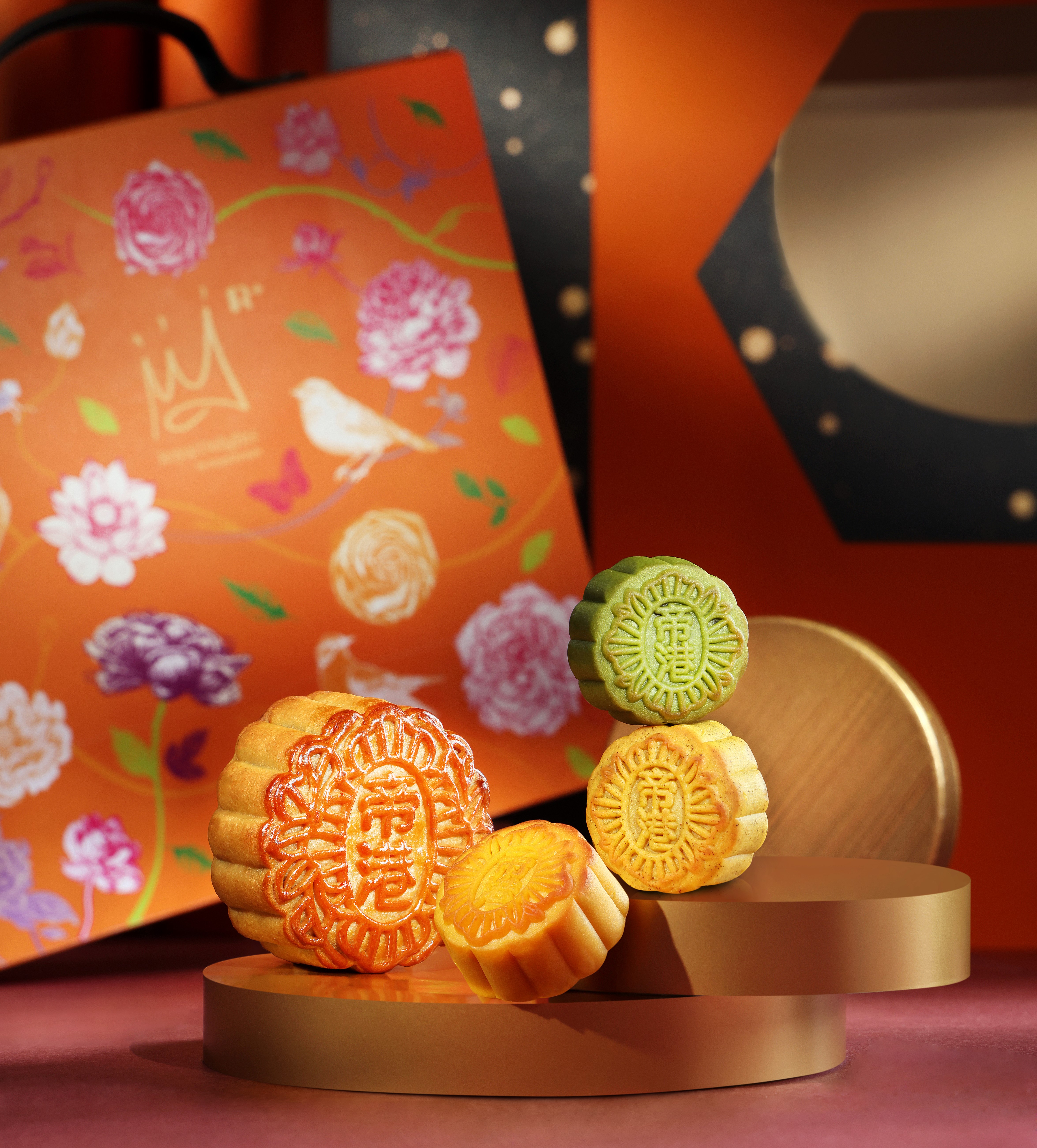Premium Mooncake Gift Box 七星伴月.jpg