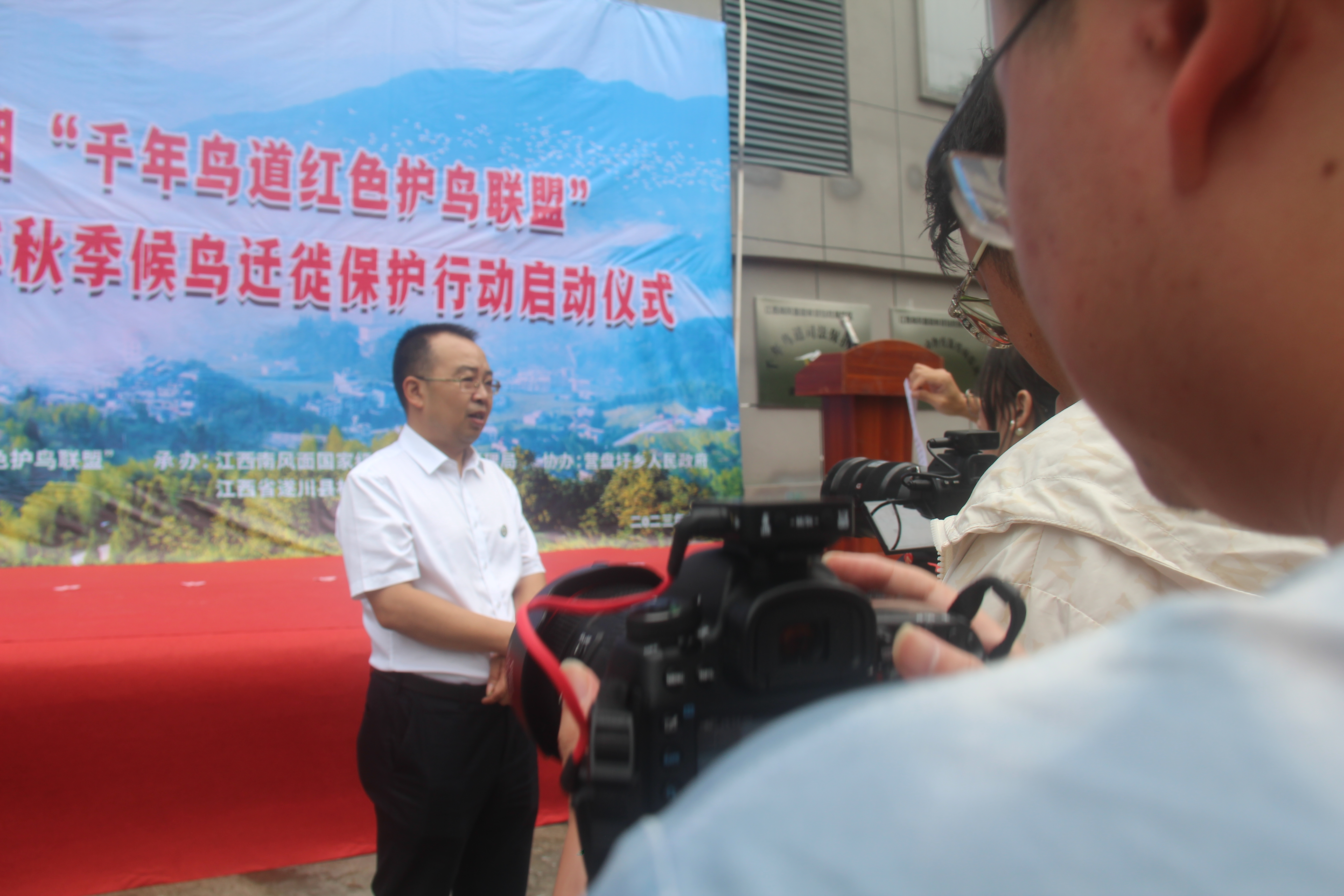 圖四 孫琦接受媒體採訪.JPG