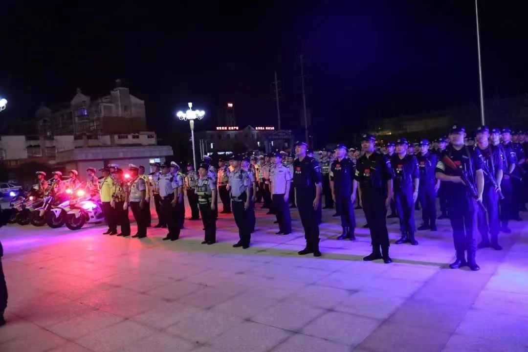 图一  万年县公安局誓师大会.jpg