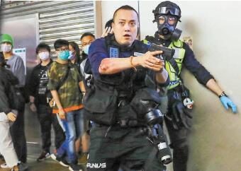 旺角再遭縱火堵路 警拘115人
