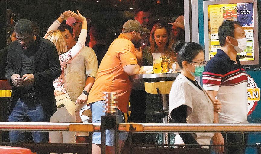 酒吧群組增至24 人確診
