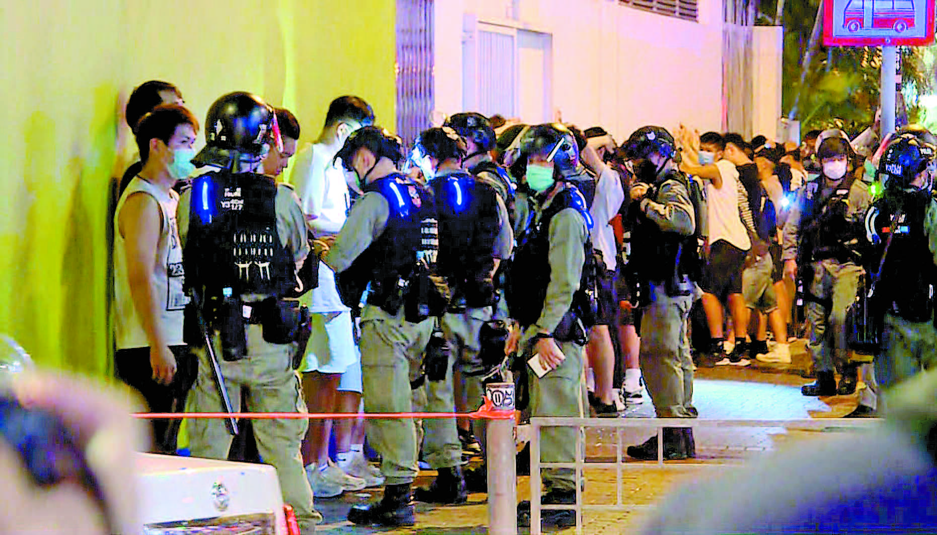 母親節多區聚集示威230人落網 港府籲未成年人遠離