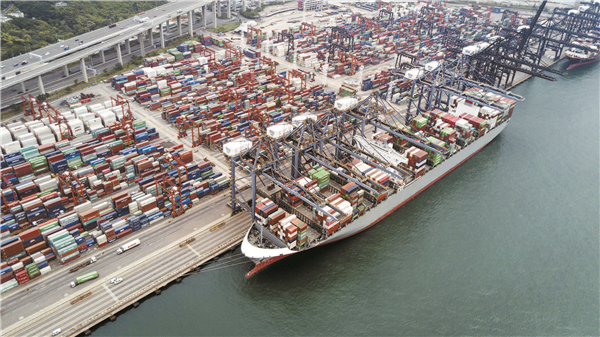 本港又一經濟數據創紀錄 港口貨櫃吞吐量連跌27月