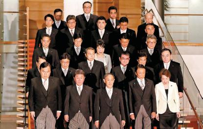 菅義偉拜相倚重前朝舊臣 安倍胞弟出任防相