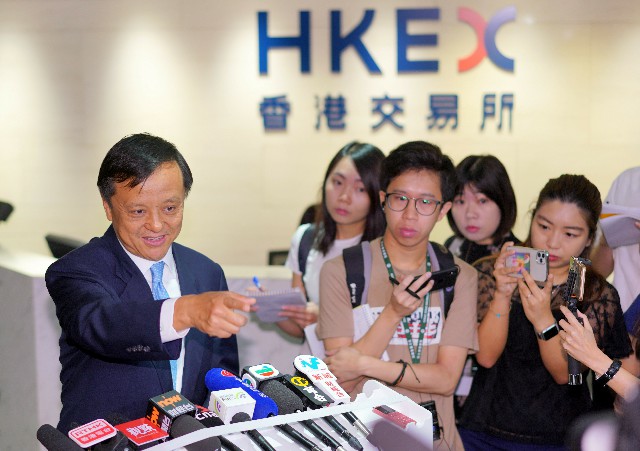 李小加提早卸任 戴志堅代理港交所總裁