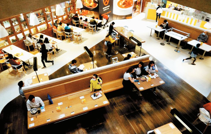 食肆夜場再放寬疫限 准營業至凌晨2時入座上限75%