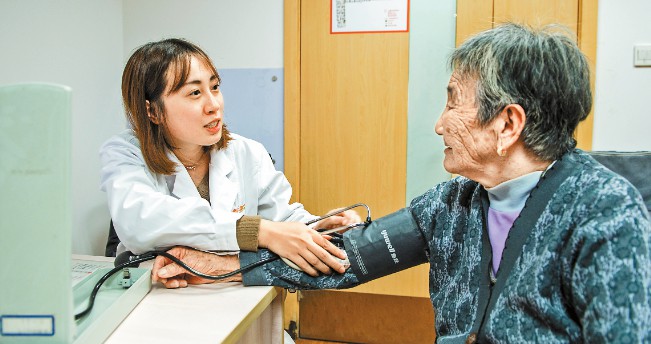 「十三五」人均壽命提高1歲 「十四五」中國將建強大公共衛生體系