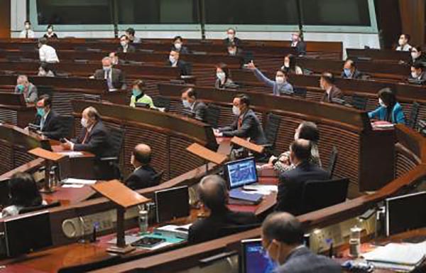 立會通過致謝施政報告 林鄭感謝支持續聆聽議員意見