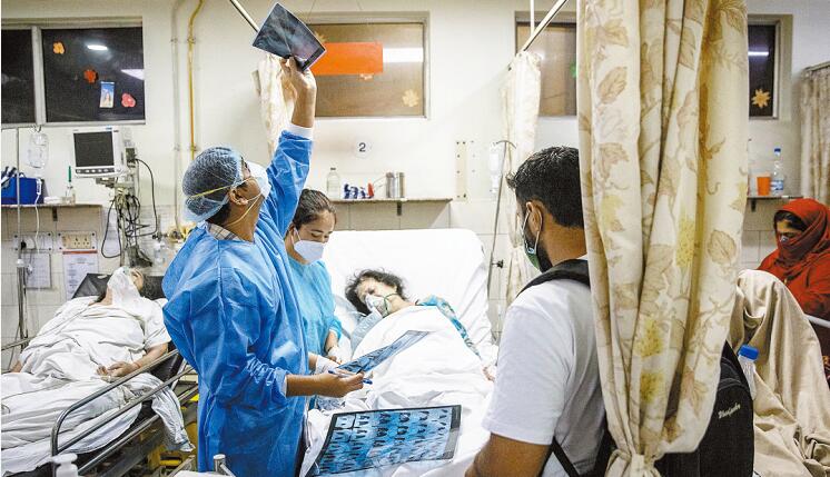 南亞疫情失控 新冠病毒入侵珠峰