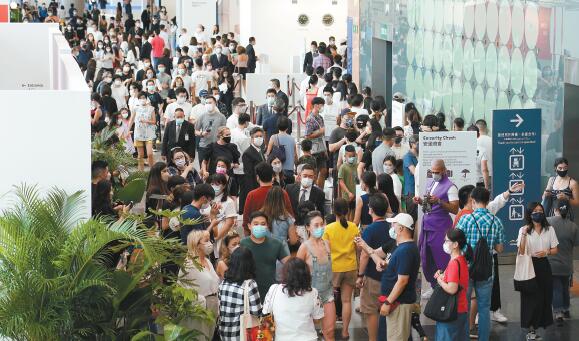 林鄭：市民若想免檢疫離港外遊 接種疫苗必不可少