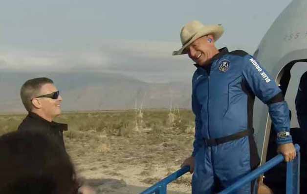 貝佐斯完成太空之旅 否認是金錢遊戲 為後人搭橋