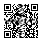 有片丨十號風球下 熱心遊客從維港「救」起三個救生圈