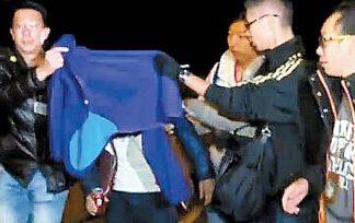 贼兄弟劫豪宅被捕