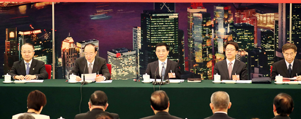 王滬寧參加香港代表團討論審議：對港獨零容忍嚴打擊