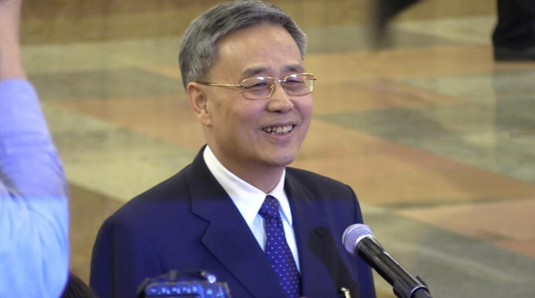 郭树清：老百姓要警惕“保本高收益 居民借钱增速过快很危险