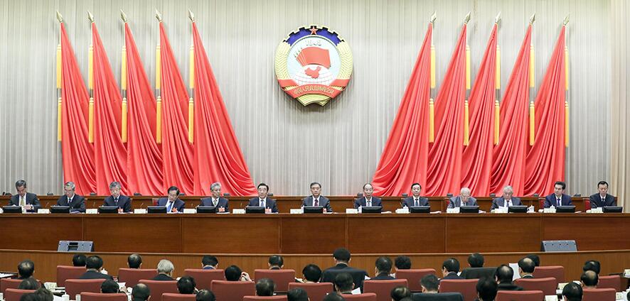 全国政协会议主席团会议通过了政协主席建议人选名单