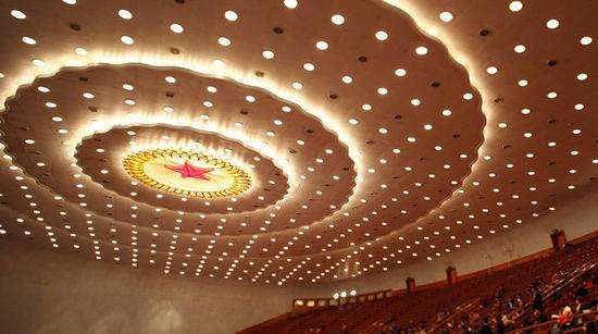 人民日报社论：国家的掌舵者 人民的领路人