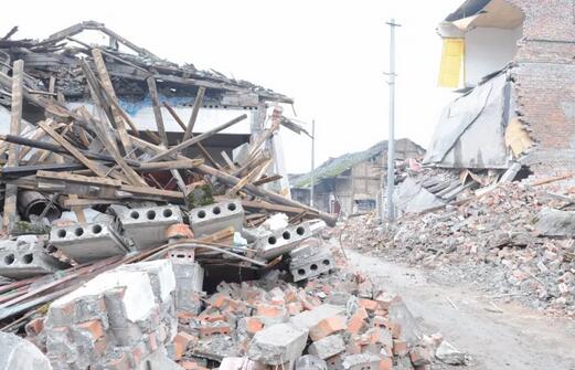 汶川十年：挺进震中生死救援五昼夜