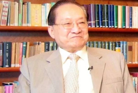 金庸写小说的水平有多高？