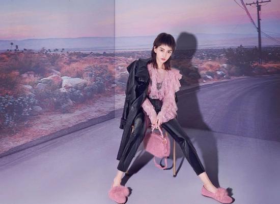 曾经土到爆的狗啃刘海要重回时尚圈了？